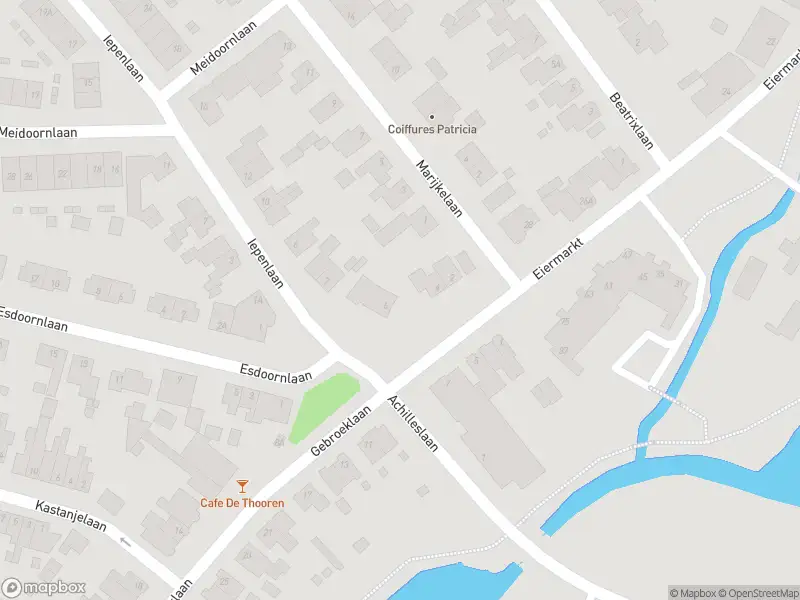 Ambulance met grote spoed naar de Raadhuisstraat in Roermond