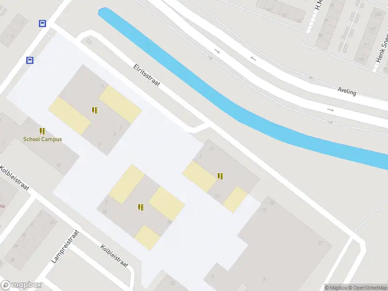 Ambulance met grote spoed naar de Elritsstraat in Hoogvliet Rotterdam