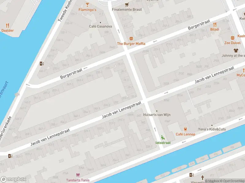 Ambulance met grote spoed naar de Lootsstraat in Amsterdam