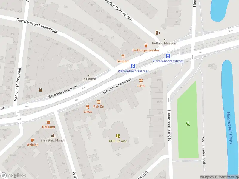 Ambulance met grote spoed naar de Vierambachtsstraat in Rotterdam