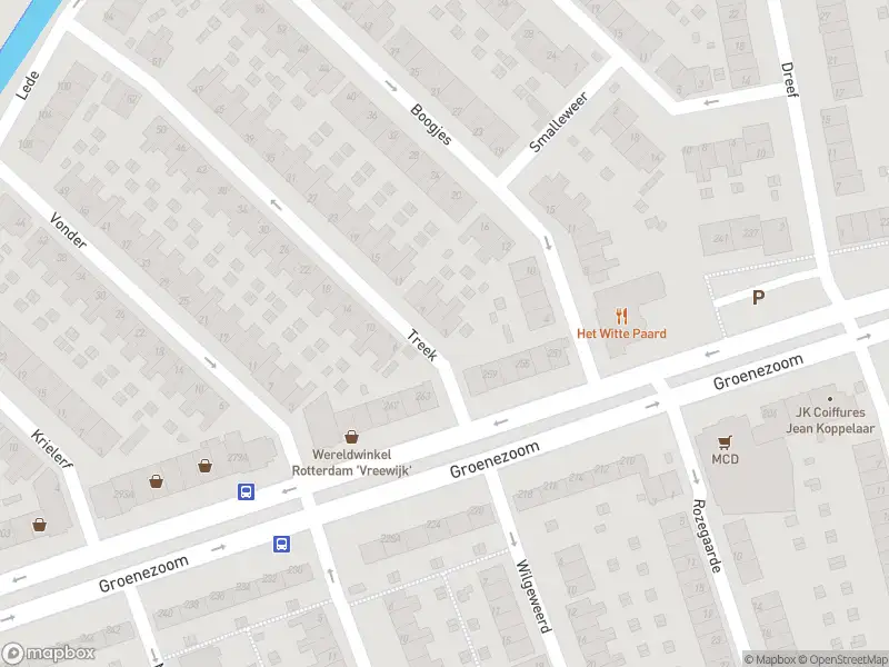 Ambulance met grote spoed naar de Treek in Rotterdam