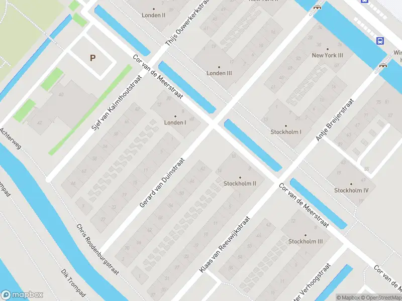 Ambulance met grote spoed naar de Gerard van Duinstraat in Hoofddorp