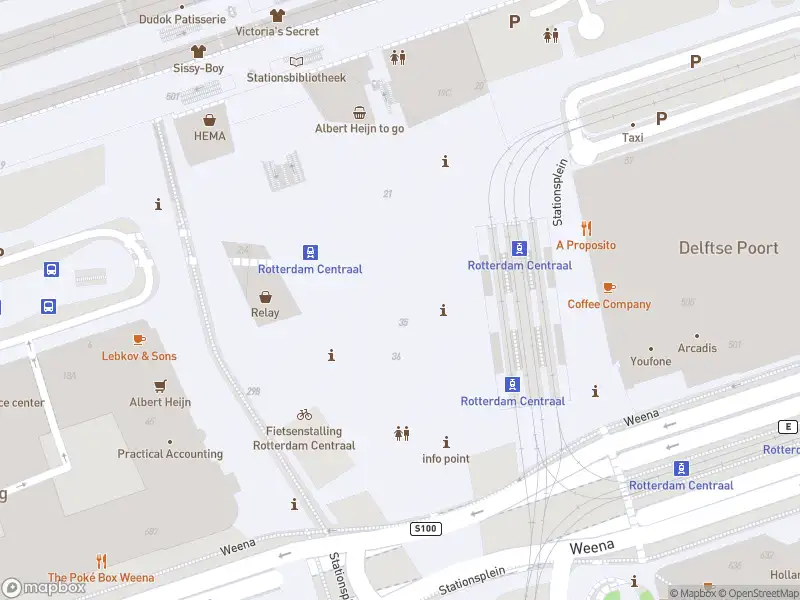 Ambulance met grote spoed naar de Stationsplein in Rotterdam