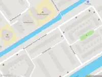 Ambulance met gepaste spoed naar de Burgemeester Honnerlage Gretelaan in Schiedam