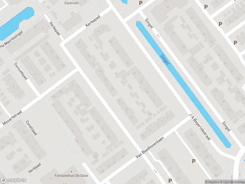 Ambulance met grote spoed naar de Bosveen in Nieuwerkerk aan den IJssel