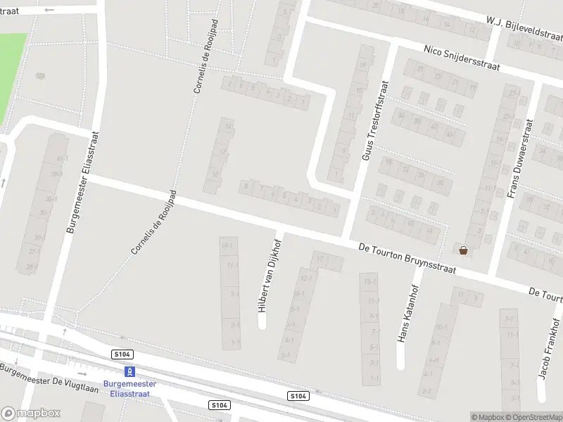 Ambulance met grote spoed naar de Burgemeester Fockstraat in Amsterdam