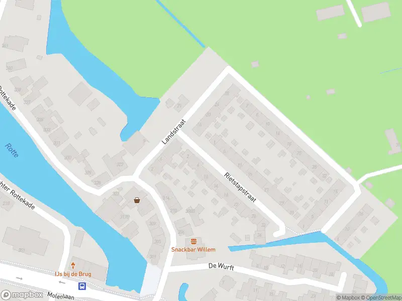 Ambulance met grote spoed naar de Rietstapstraat in Rotterdam