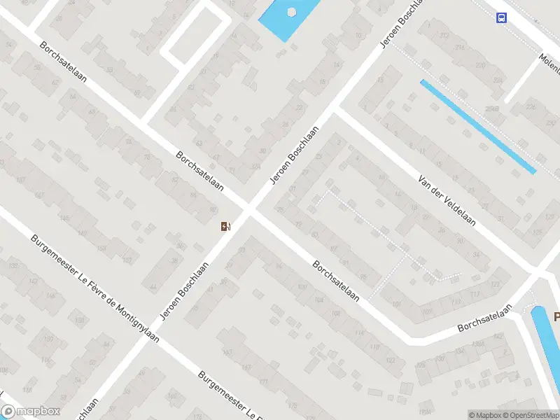 Ambulance met grote spoed naar de Borchsatelaan in Rotterdam