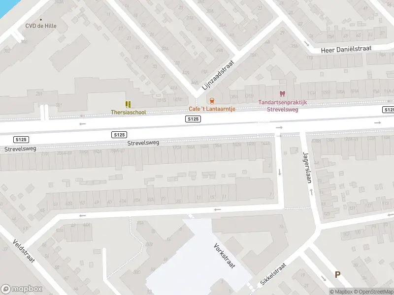 Ambulance met gepaste spoed naar de Strevelsweg in Rotterdam