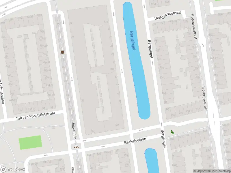 Ambulance met grote spoed naar de Bergsingel in Rotterdam