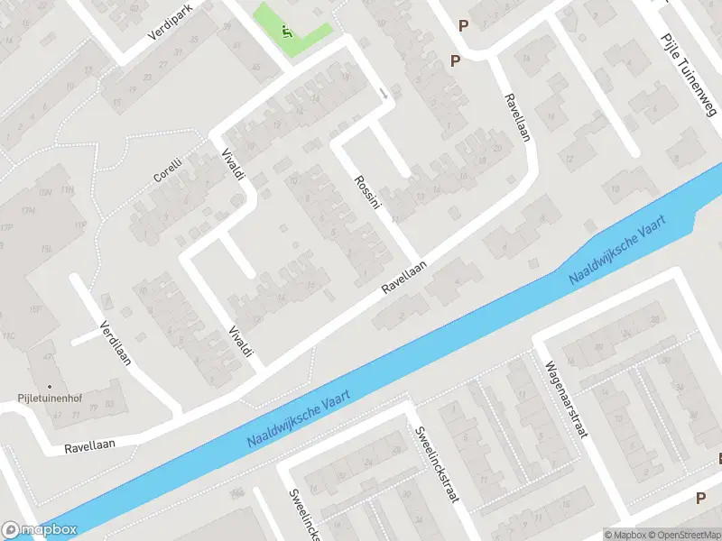 Ambulance met grote spoed naar de Rossini in Naaldwijk