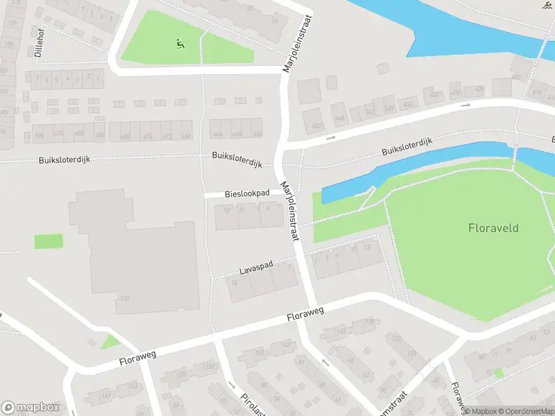 Ambulance met grote spoed naar de Bieslookpad in Amsterdam