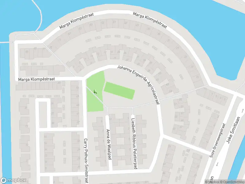 Ambulance met gepaste spoed naar de Marga Klompéstraat in Spijkenisse