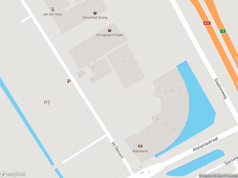 Brandweer met grote spoed naar de De Opslach in Heerenveen vanwege gebouwbrand