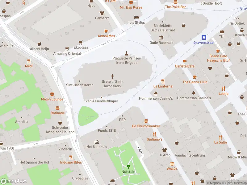 Ambulance met grote spoed naar de Rond de Grote Kerk in 's-Gravenhage