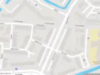 Brandweer met grote spoed naar de Melkweg in Hellevoetsluis vanwege reanimatie