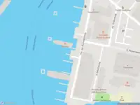 Ambulance met grote spoed naar de tt. Vasumweg in Amsterdam