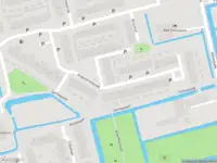 Ambulance met grote spoed naar de Buenos Airesstraat in Delft