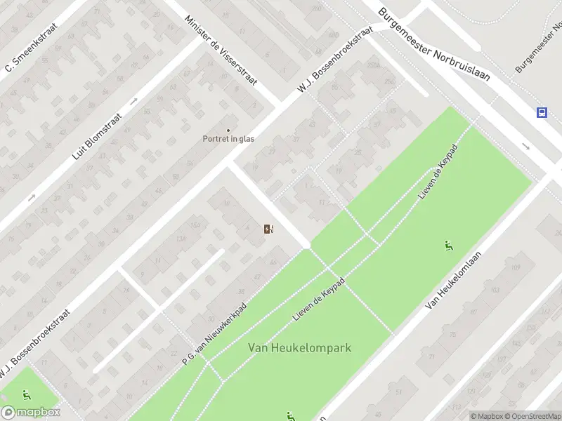 Politie naar de P.G. van Nieuwkerkstraat in Utrecht