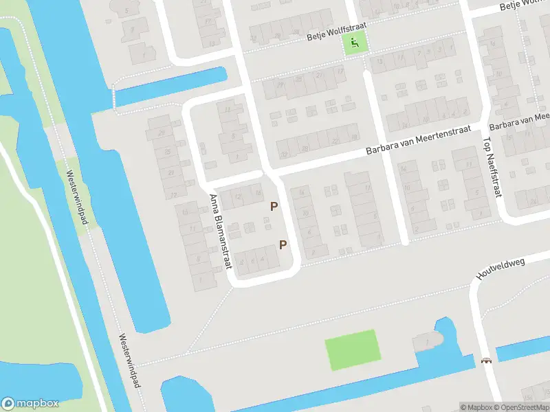 Ambulance met grote spoed naar de Petronella Moensstraat in Zaandam