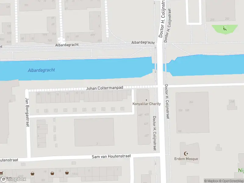 Ambulance met grote spoed naar de Johan Coltermanpad in Amsterdam