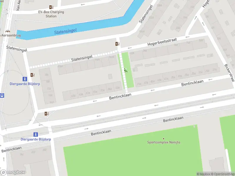 Ambulance met grote spoed naar de Bentincklaan in Rotterdam