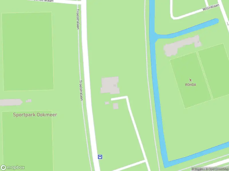 Ambulance met gepaste spoed naar de Abe Lenstralaan in Amsterdam