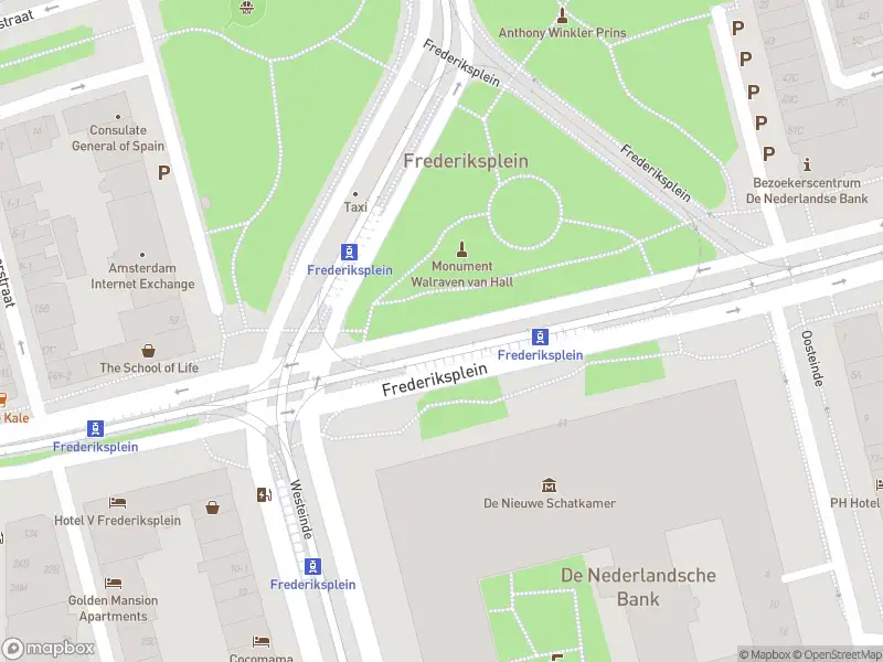 Ambulance met gepaste spoed naar de Maarten Jansz. Kosterstraat in Amsterdam