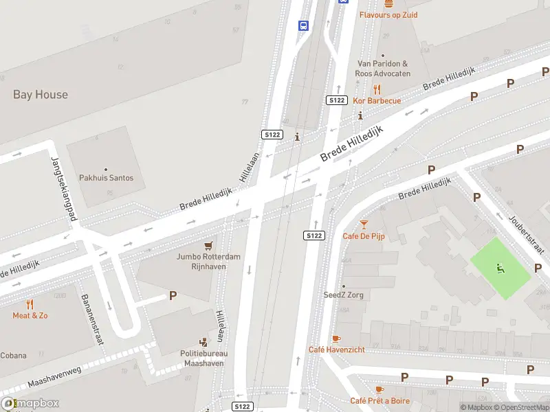 Ambulance met grote spoed naar de Hillelaan in Rotterdam