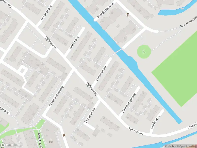 Ambulance met grote spoed naar de Verzetshove in Sassenheim