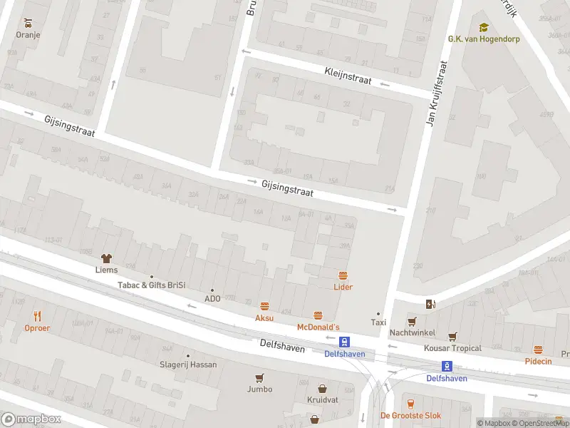 Ambulance met grote spoed naar de Gijsingstraat in Rotterdam