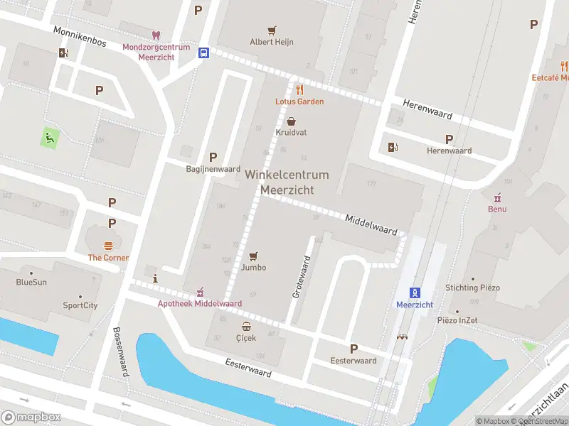 Ambulance met grote spoed naar de Middelwaard in Zoetermeer