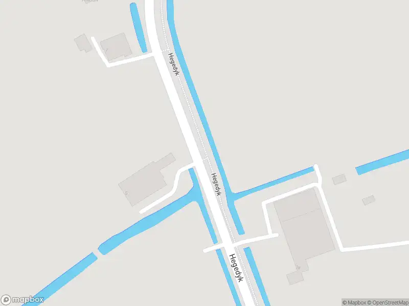 Politie met grote spoed naar de Hegedyk in Mantgum vanwege voertuigen te water