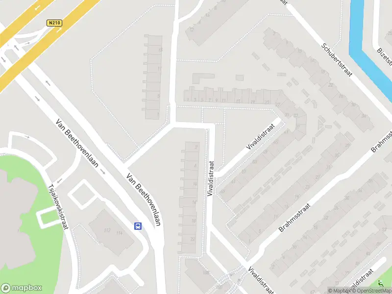 Ambulance met grote spoed naar de Vivaldistraat in Capelle aan den IJssel