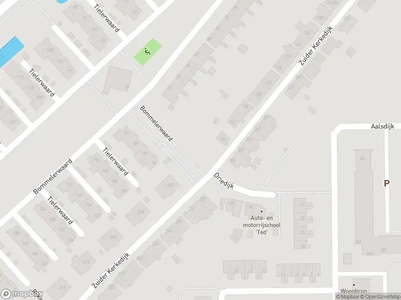 Ambulance met grote spoed naar de Zuider Kerkedijk in Rotterdam