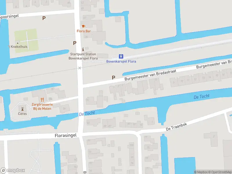 Ambulance met gepaste spoed naar de Burgemeester van Bredastraat in Bovenkarspel