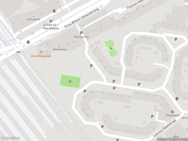 Ambulance met gepaste spoed naar de Pletterijkade in 's-Gravenhage