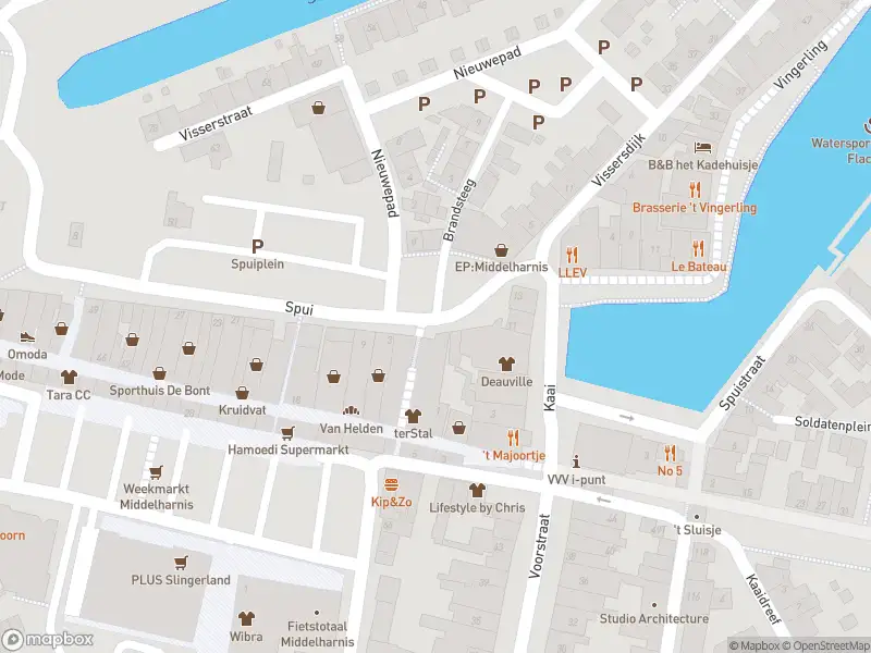 Ambulance met gepaste spoed naar de Spuiplein in Middelharnis