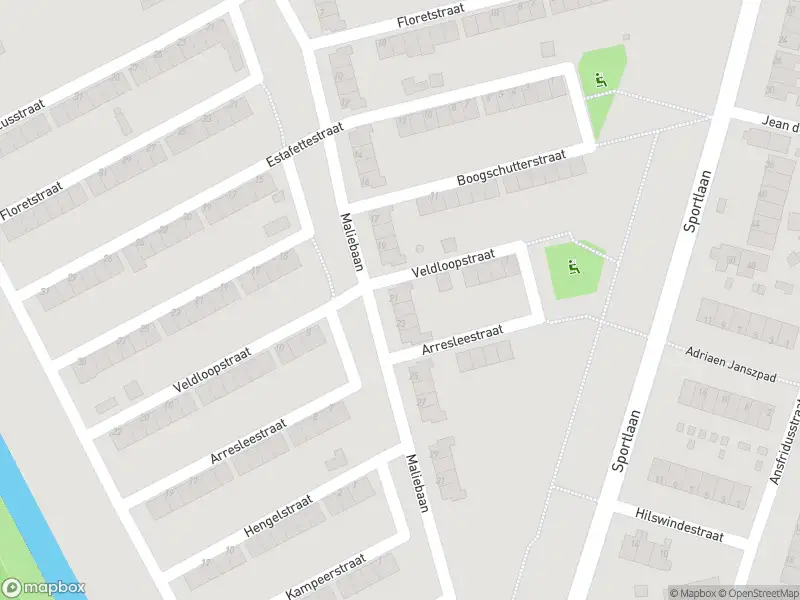 Ambulance met grote spoed naar de Veldloopstraat in Rotterdam