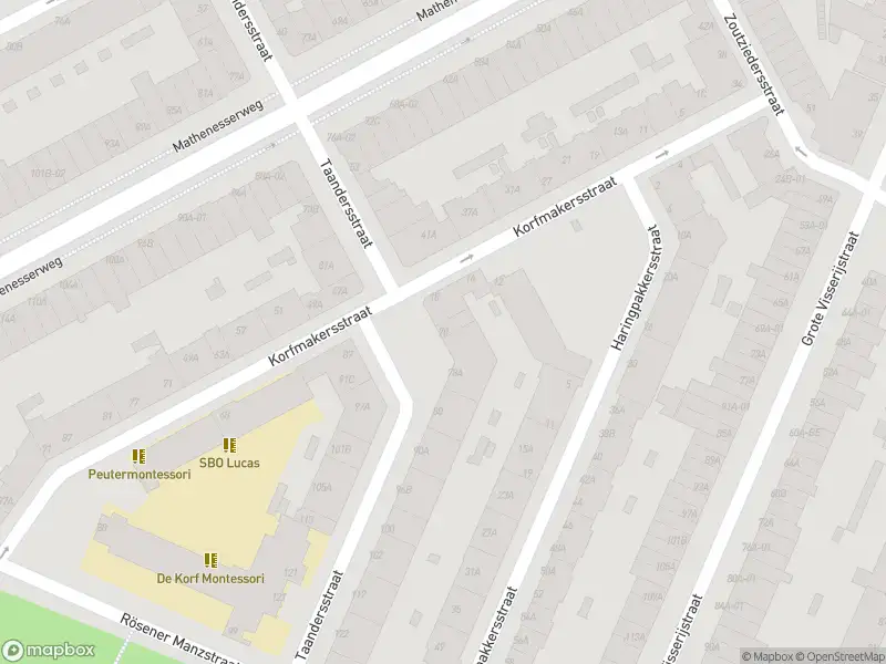 Ambulance met grote spoed naar de Taandersstraat in Rotterdam