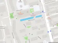 Ambulance met grote spoed naar de Waterloop in Amsterdam