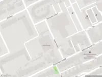 Ambulance met grote spoed naar de Nova Zembla in Zaandam