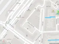 Ambulance met gepaste spoed naar de Stationsweg in Leiden