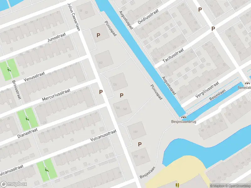 Ambulance met grote spoed naar de Neptunuskade in Leiden