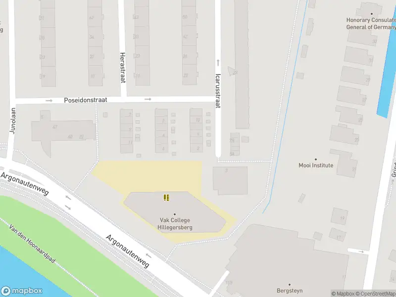 Ambulance met grote spoed naar de Icarusstraat in Rotterdam