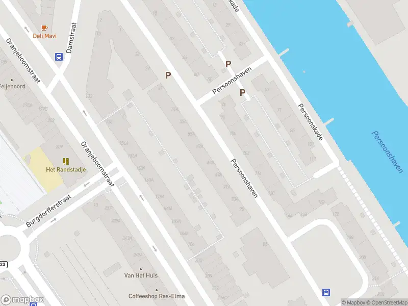 Ambulance met grote spoed naar de Persoonshaven in Rotterdam