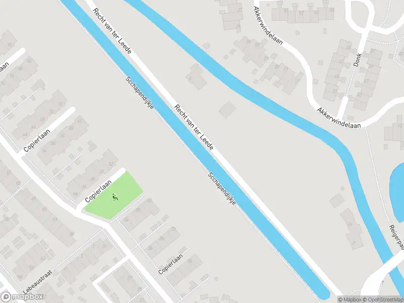 Politie naar de Parallelweg in Leerdam vanwege voertuigen te water