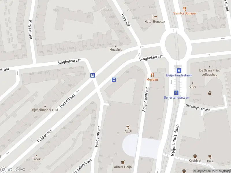 Ambulance met grote spoed naar de Polderlaan in Rotterdam