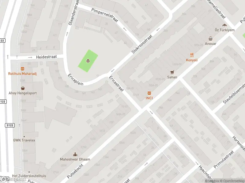 Ambulance met grote spoed naar de Ericastraat in Rotterdam