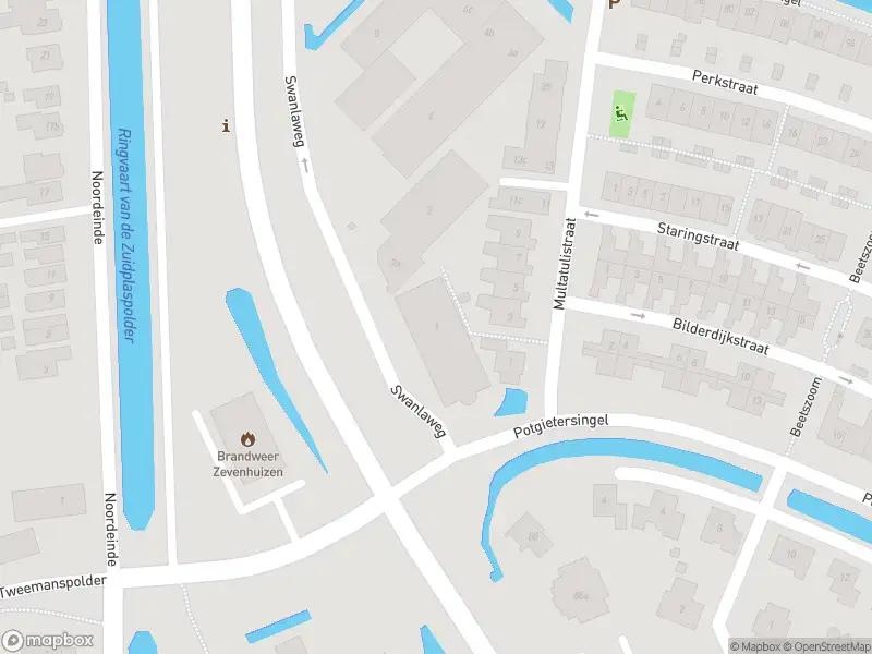 Ambulance met gepaste spoed naar de Potgietersingel in Zevenhuizen